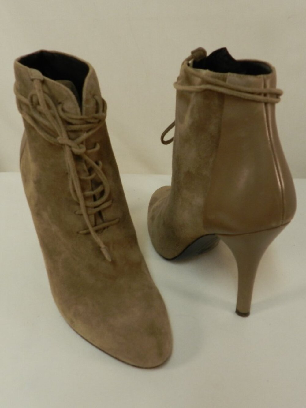 Stella Luna Suede Leather taupe lace up heeled boots ankle bootes Size 39 US 9